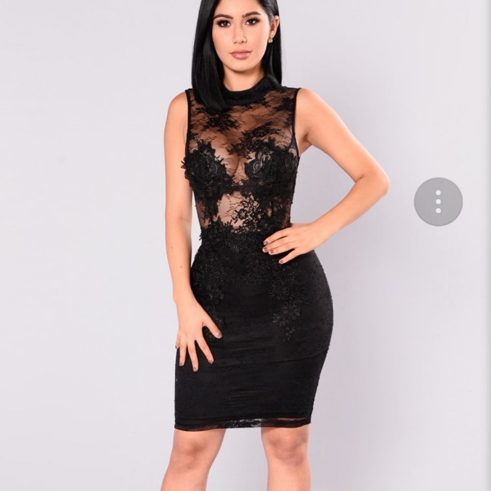 FASHION NOVA Sleeveless lace dress